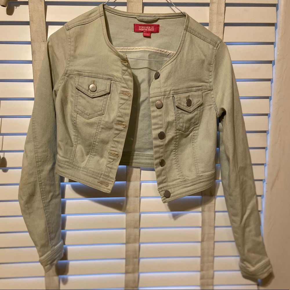 ✨5 for $20✨ Forever 21 Cropped Jean Jacket